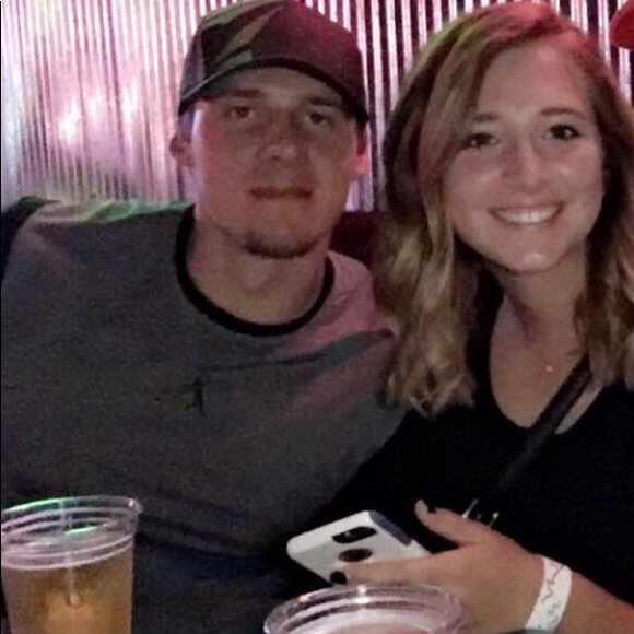 Meet your Posher, Taylor - Picture 7 of 7